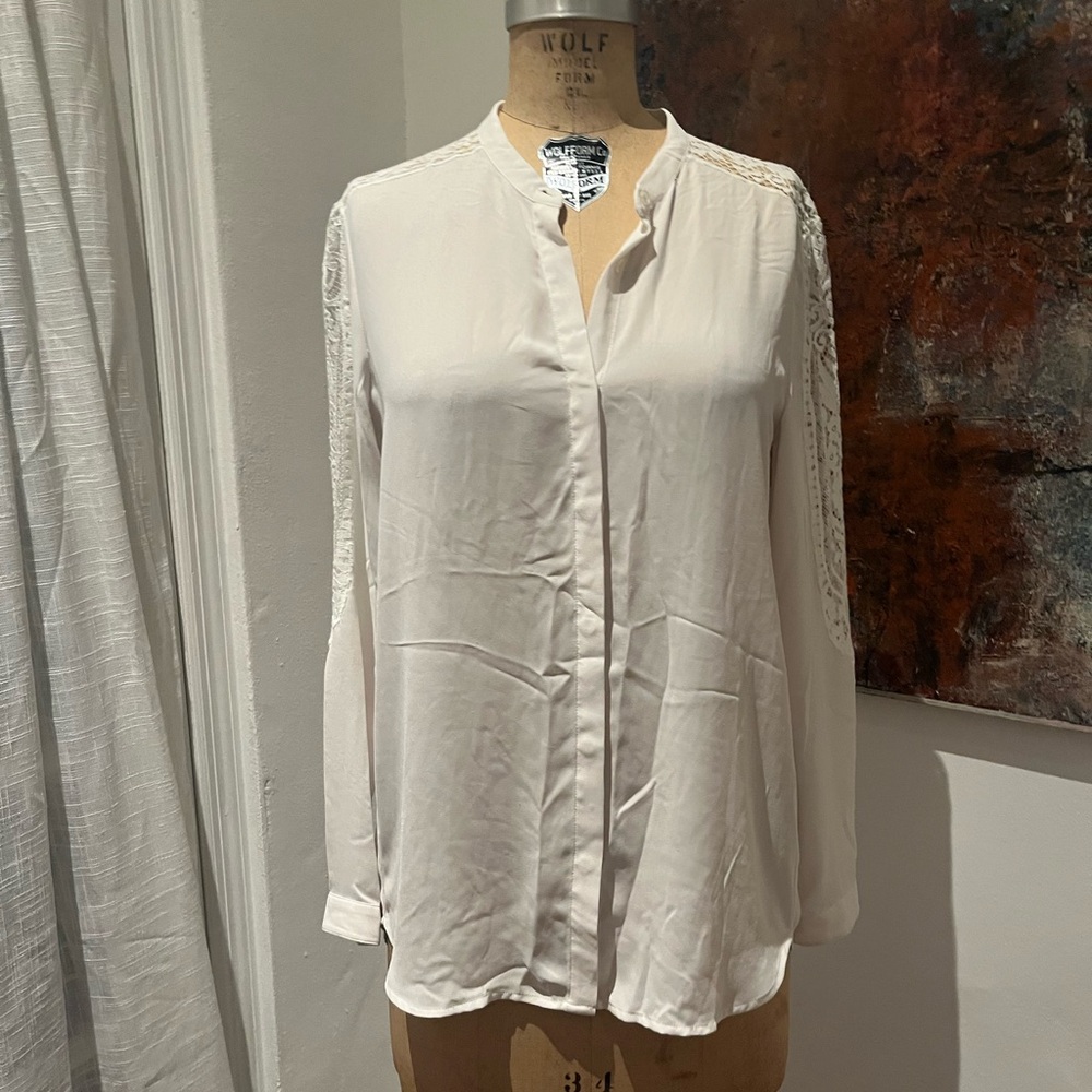 Lace sleeve blouse
